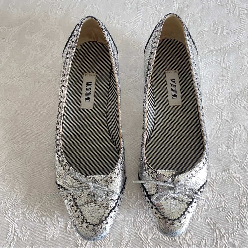 Moschino crushed silver leather flats